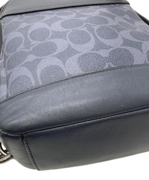 COACH（コーチ）COACH (コーチ) ボディーバッグ ネイビーの古着・服飾アイテム