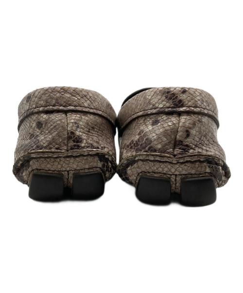 PRADA（プラダ）PRADA (プラダ) パイソン柄ローファー ベージュ サイズ:7の古着・服飾アイテム