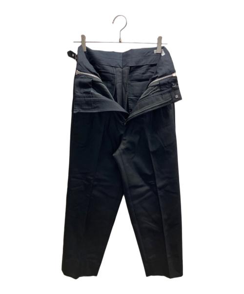 JOHN LAWRENCE SULLIVAN（ジョン ローレンス サリバン）JOHN LAWRENCE SULLIVAN (ジョン ローレンス サリバン) WOOL GABARDINE ZIP TROUSERS ブラック サイズ:44の古着・服飾アイテム