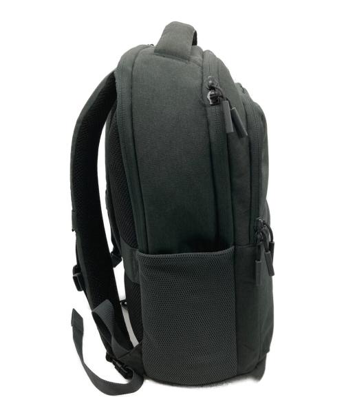 Incase（インケース）Incase (インケース) facet 25l backpack グレーの古着・服飾アイテム