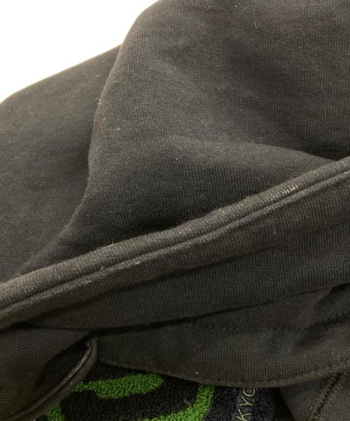 SUPREME（シュプリーム）Supreme (シュプリーム) Chenille Applique Hooded Sweatshirt ブラック サイズ:Ⅿの古着・服飾アイテム