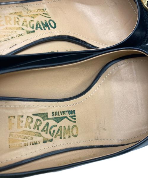 Salvatore Ferragamo（サルヴァトーレ フェラガモ）Salvatore Ferragamo (サルヴァトーレ フェラガモ) ヴァラリボンウェッジソールパンプス ブラック サイズ:5 1/2の古着・服飾アイテム