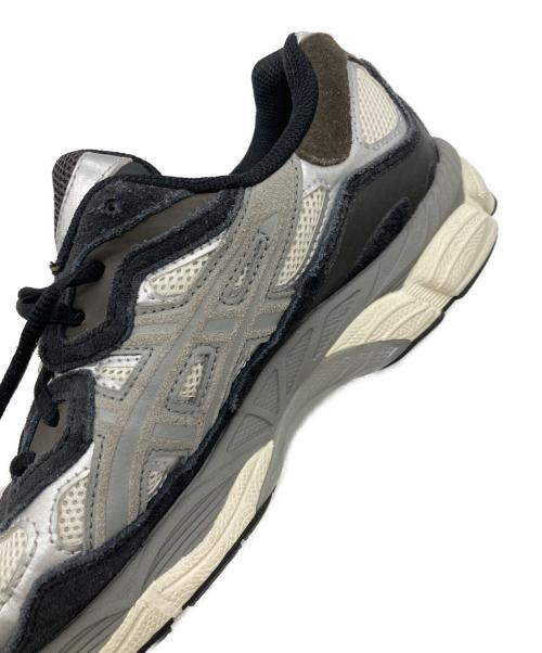 asics（アシックス）asics (アシックス) GEL-NYC グレー×クリーム サイズ:26.5㎝の古着・服飾アイテム
