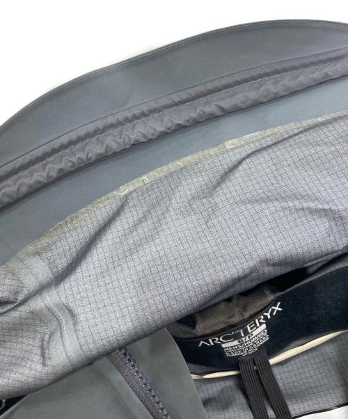 ARC'TERYX（アークテリクス）ARC'TERYX (アークテリクス) 'LEAF' Alpha LT Jacket gen2　GORE-TEX  グレー サイズ:Sの古着・服飾アイテム