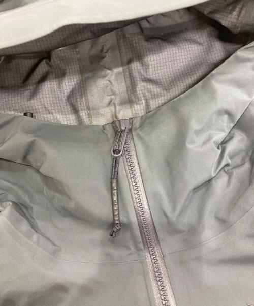 ARC'TERYX（アークテリクス）ARC'TERYX (アークテリクス) 'LEAF' Alpha LT Jacket gen2　GORE-TEX  グレー サイズ:Sの古着・服飾アイテム