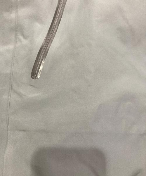ARC'TERYX（アークテリクス）ARC'TERYX (アークテリクス) 'LEAF' Alpha LT Jacket gen2　GORE-TEX  グレー サイズ:Sの古着・服飾アイテム