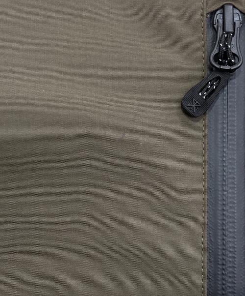 ROARK REVIVAL（ロアークリバイバル）ROARK REVIVAL (ロアークリバイバル) NEW TREKMAN JACKET カーキ×ブラック サイズ:Lの古着・服飾アイテム