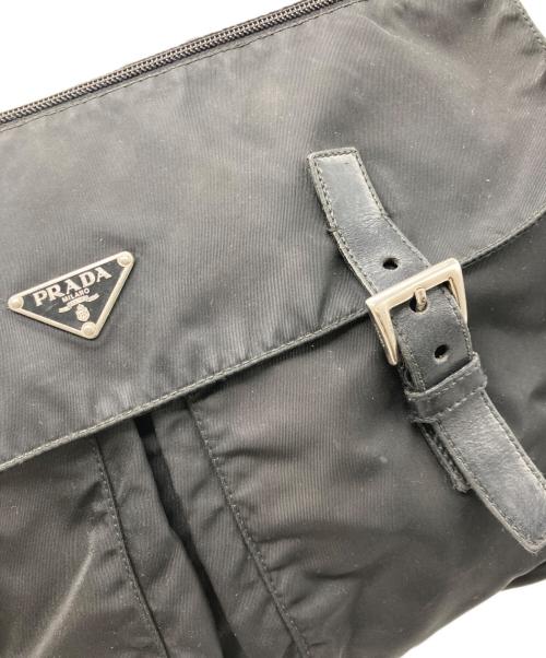 PRADA（プラダ）PRADA (プラダ) ナイロンメッセンジャーバッグ ブラックの古着・服飾アイテム