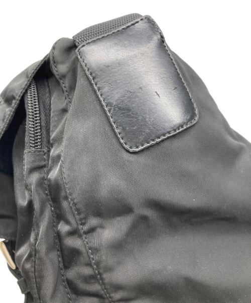 PRADA（プラダ）PRADA (プラダ) ナイロンメッセンジャーバッグ ブラックの古着・服飾アイテム