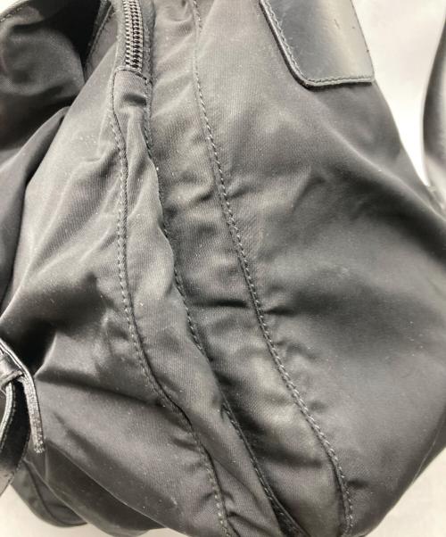 PRADA（プラダ）PRADA (プラダ) ナイロンメッセンジャーバッグ ブラックの古着・服飾アイテム