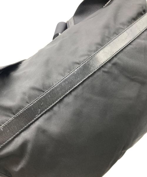 PRADA（プラダ）PRADA (プラダ) ナイロンメッセンジャーバッグ ブラックの古着・服飾アイテム