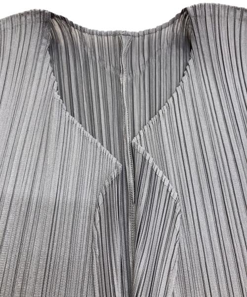 PLEATS PLEASE（プリーツプリーズ）PLEATS PLEASE (プリーツプリーズ) BASICS プリーツカーディガン グレー サイズ:3の古着・服飾アイテム