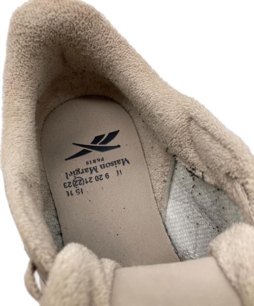 Maison Margiela（メゾンマルジェラ）Maison Margiela (メゾンマルジェラ) REEBOK (リーボック) TABI ローカットスニーカー ベージュ サイズ:27cmの古着・服飾アイテム
