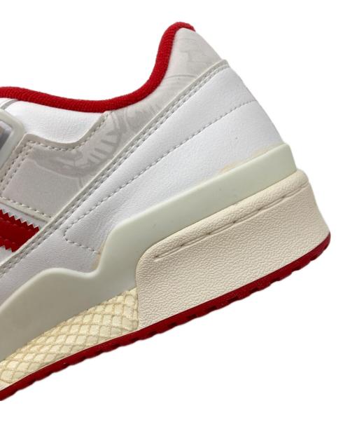 adidas（アディダス）adidas (アディダス) Quiccs (クイックス) FORUM LOW ホワイト×レッド サイズ:28 未使用品の古着・服飾アイテム