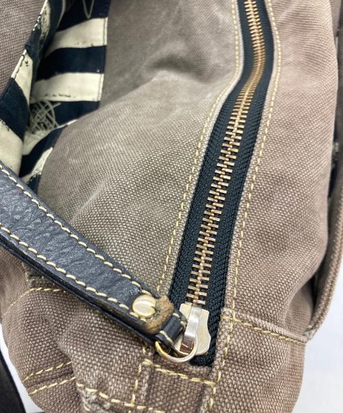 Vivienne Westwood（ヴィヴィアンウエストウッド）Vivienne Westwood (ヴィヴィアンウエストウッド) キャンバスショルダーバッグ ブラウンの古着・服飾アイテム