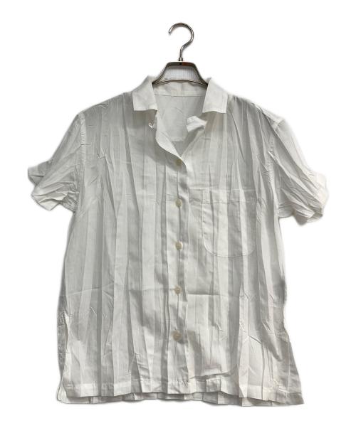 ISSEY MIYAKE（イッセイミヤケ）ISSEY MIYAKE (イッセイミヤケ) 半袖プリーツシャツ ホワイト サイズ:3の古着・服飾アイテム
