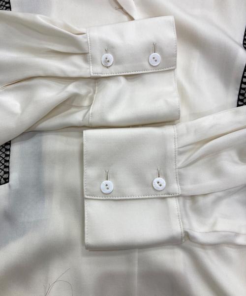 UNITED ARROWS（ユナイテッドアローズ）UNITED ARROWS (ユナイテッドアローズ) サテン オープンカラー シャツブラウス オフホワイト サイズ:Free 未使用品の古着・服飾アイテム