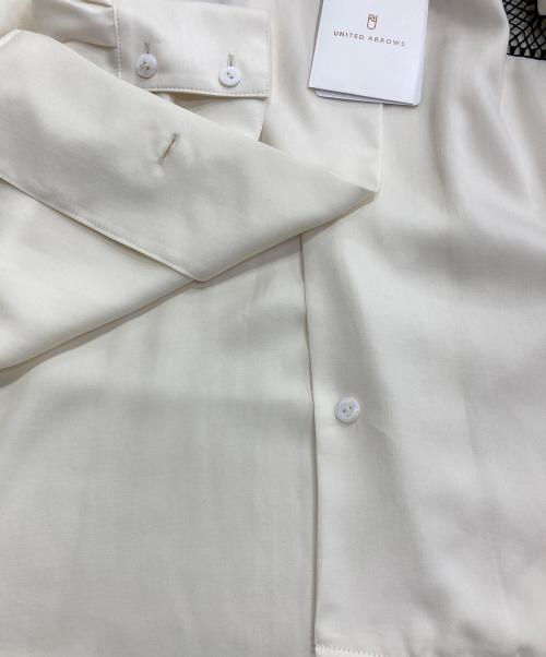 UNITED ARROWS（ユナイテッドアローズ）UNITED ARROWS (ユナイテッドアローズ) サテン オープンカラー シャツブラウス オフホワイト サイズ:Free 未使用品の古着・服飾アイテム