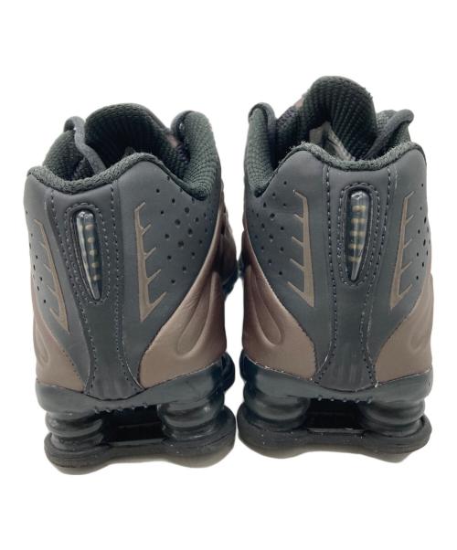 NIKE（ナイキ）NIKE (ナイキ) SHOX R4 ブラウン サイズ:23.5cmの古着・服飾アイテム