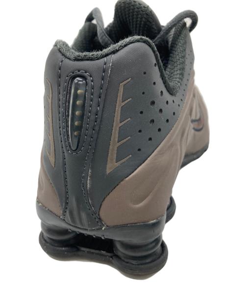 NIKE（ナイキ）NIKE (ナイキ) SHOX R4 ブラウン サイズ:23.5cmの古着・服飾アイテム