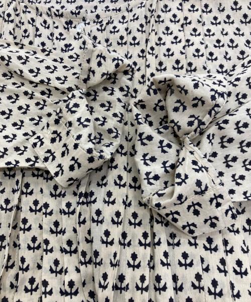 KAGURE（カグレ）kagure (カグレ) コットンプリントタックワンピース ベージュ×ブラック サイズ:Freeの古着・服飾アイテム