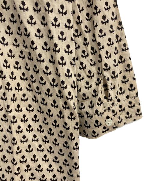 KAGURE（カグレ）kagure (カグレ) コットンプリントタックワンピース ベージュ×ブラック サイズ:Freeの古着・服飾アイテム