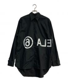 MM6 Maison Margiela（エムエムシックスメゾンマルジェラ）の古着「コットンシャツ リバースロゴプリント バックリボン」｜ブラック