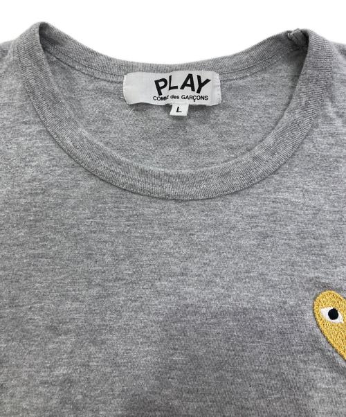 PLAY COMME des GARCONS（プレイコムデギャルソン）PLAY COMME des GARCONS (プレイコムデギャルソン) ワッペンTシャツ グレー サイズ:Lの古着・服飾アイテム