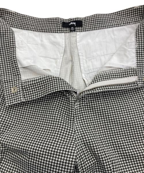 stussy（ステューシー）stussy (ステューシー) CHINO WORK PANT ホワイト×ブラック サイズ:28の古着・服飾アイテム