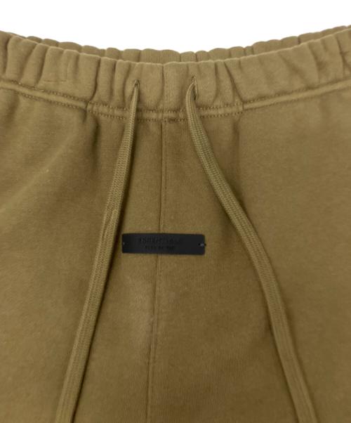 FOG ESSENTIALS（フィアオブゴッド エッセンシャル）FOG ESSENTIALS (フィアオブゴッド エッセンシャル) RELAXED FLEECE SWEATPANT カーキ サイズ:Mの古着・服飾アイテム