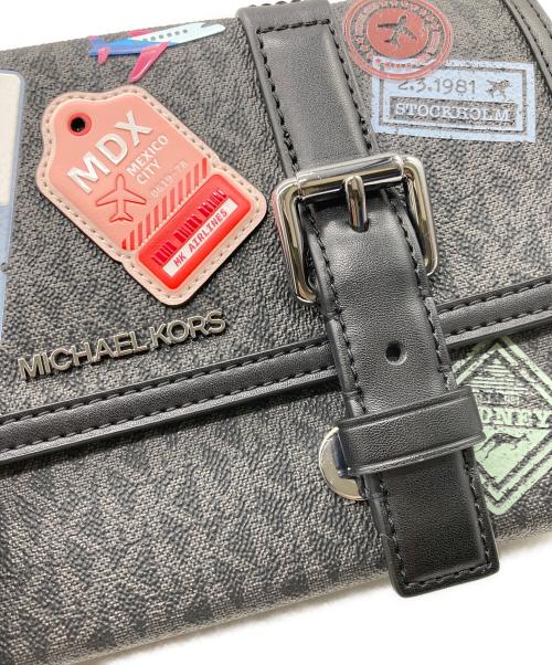 MICHAEL KORS（マイケルコース）MICHAEL KORS (マイケル・コース) COOPER トランククロスボディバッグ グレー×ブラックの古着・服飾アイテム