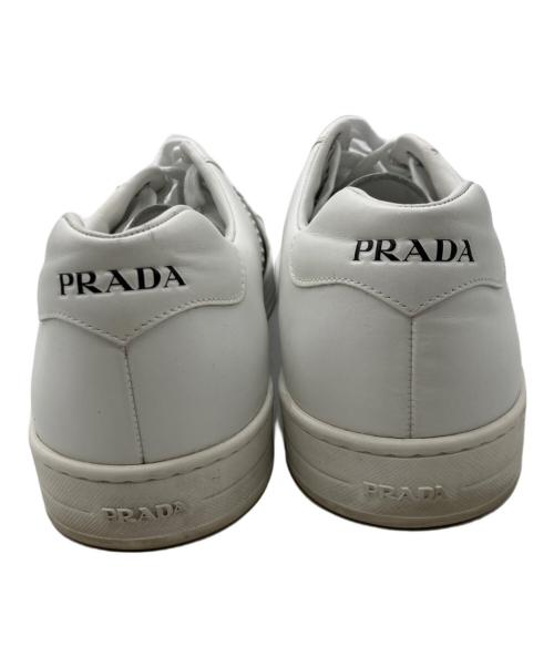 PRADA（プラダ）PRADA (プラダ) レザーローカットスニーカー ホワイト サイズ:8 1/2の古着・服飾アイテム