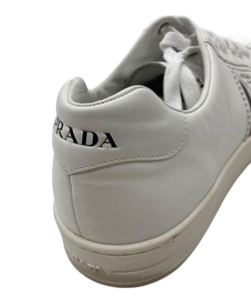 PRADA（プラダ）PRADA (プラダ) レザーローカットスニーカー ホワイト サイズ:8 1/2の古着・服飾アイテム