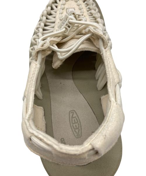KEEN（キーン）KEEN (キーン) UNEEK ベージュ サイズ:23.5cmの古着・服飾アイテム