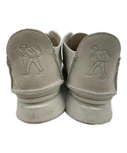 CLARKS（クラークス）CLARKS (クラークス) スウェードシューズ ライトグレー サイズ:27cmの古着・服飾アイテム