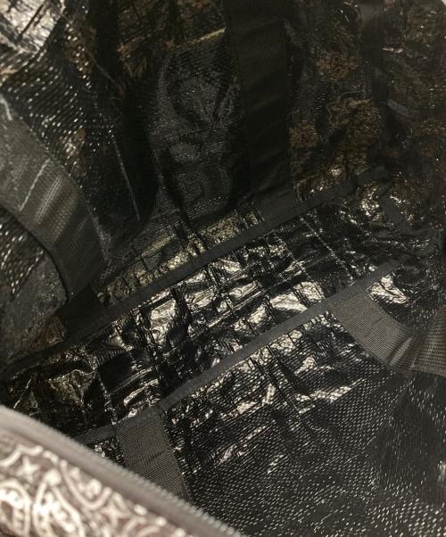 SUPREME（シュプリーム）Supreme (シュプリーム) bandana tarp duffle bag ブラックの古着・服飾アイテム