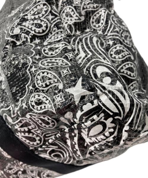 SUPREME（シュプリーム）Supreme (シュプリーム) bandana tarp duffle bag ブラックの古着・服飾アイテム