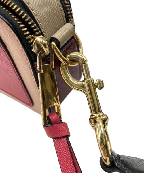 MARC JACOBS（マークジェイコブス）MARC JACOBS (マークジェイコブス) スナップショットショルダーバッグ ピンクの古着・服飾アイテム