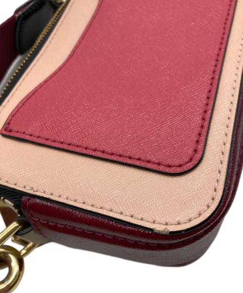 MARC JACOBS（マークジェイコブス）MARC JACOBS (マークジェイコブス) スナップショットショルダーバッグ ピンクの古着・服飾アイテム