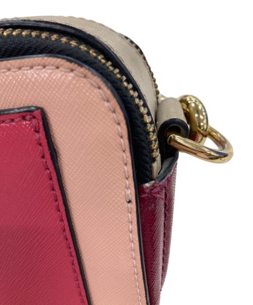 MARC JACOBS（マークジェイコブス）MARC JACOBS (マークジェイコブス) スナップショットショルダーバッグ ピンクの古着・服飾アイテム