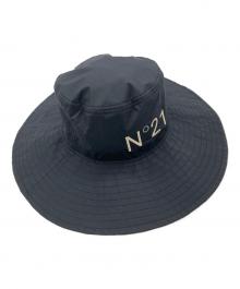 New Era×N°21（ニューエラ×ヌメロヴェントゥーノ）の古着「ビーズ付きストラップハット」｜ブラック