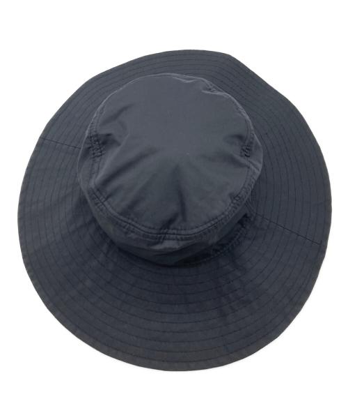 New Era（ニューエラ）New Era (ニューエラ) N°21 (ヌメロヴェントゥーノ) ビーズ付きストラップハット ブラックの古着・服飾アイテム
