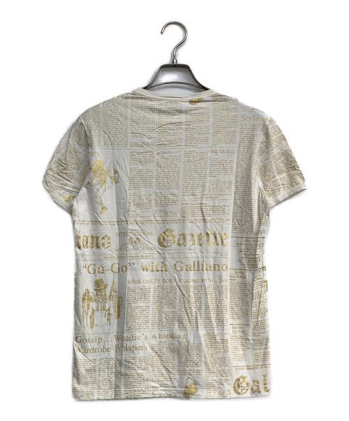 JOHN GALLIANO（ジョンガリアーノ）JOHN GALLIANO (ジョンガリアーノ) ニュースペーパー柄 半袖Tシャツ ホワイト×ゴールド サイズ:XXSの古着・服飾アイテム