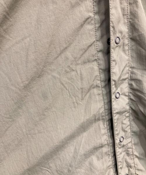 BEAMS BOY（ビームスボーイ）BEAMS BOY (ビームスボーイ) ナイロンタッサーノースリーブワンピース カーキ サイズ:Ｆｒｅｅの古着・服飾アイテム