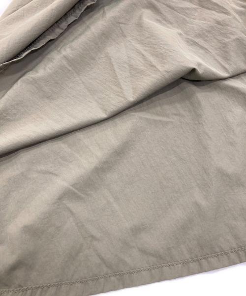 BEAMS BOY（ビームスボーイ）BEAMS BOY (ビームスボーイ) ナイロンタッサーノースリーブワンピース カーキ サイズ:Ｆｒｅｅの古着・服飾アイテム