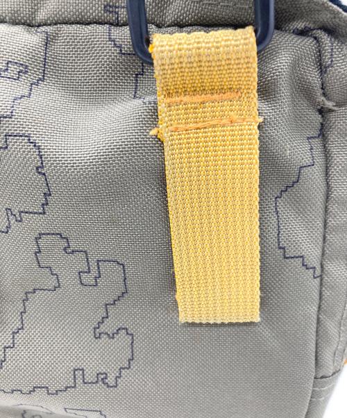 stussy（ステューシー）stussy (ステューシー) クリアポケットショルダーバッグ ベージュの古着・服飾アイテム