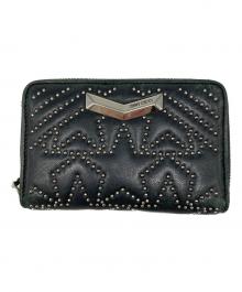 JIMMY CHOO（ジミーチュウ）の古着「スタースタッズラウンドジップウォレット」｜ブラック