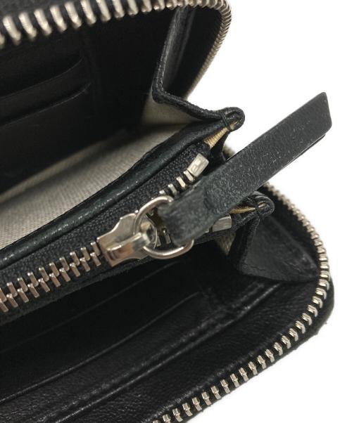 JIMMY CHOO（ジミーチュウ）JIMMY CHOO (ジミーチュウ) スタースタッズラウンドジップウォレット ブラックの古着・服飾アイテム