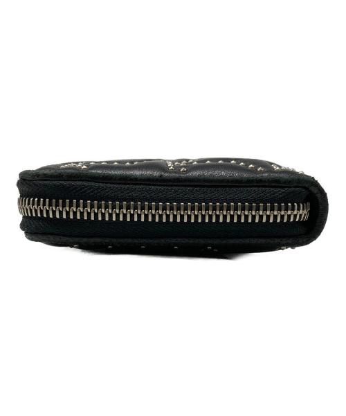 JIMMY CHOO（ジミーチュウ）JIMMY CHOO (ジミーチュウ) スタースタッズラウンドジップウォレット ブラックの古着・服飾アイテム