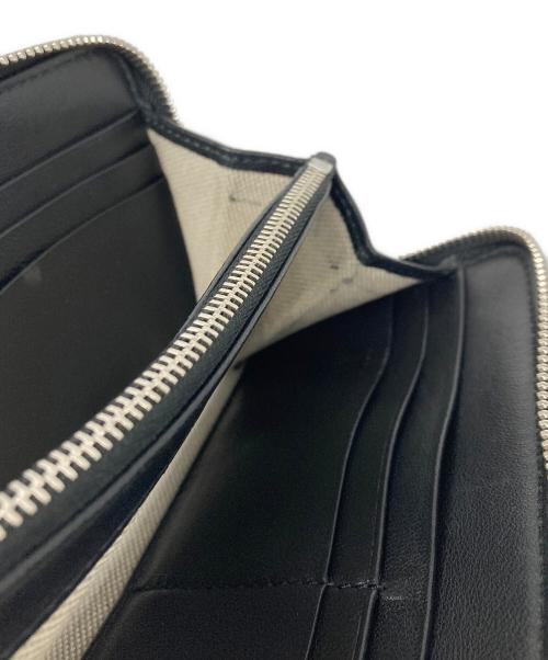 JIMMY CHOO（ジミーチュウ）JIMMY CHOO (ジミーチュウ) スタースタッズラウンドジップウォレット ブラックの古着・服飾アイテム